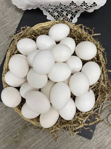 Яйцо куриное домашнее (белое) 10шт