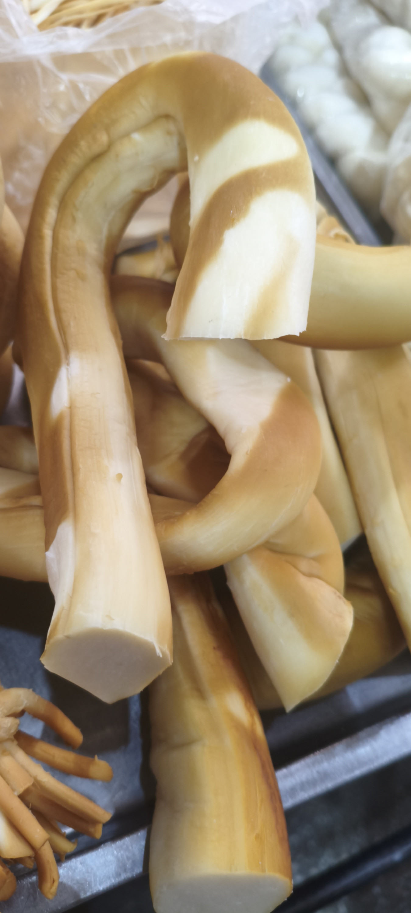 Домашний сыр чечил копчёный колбаска. 200гр