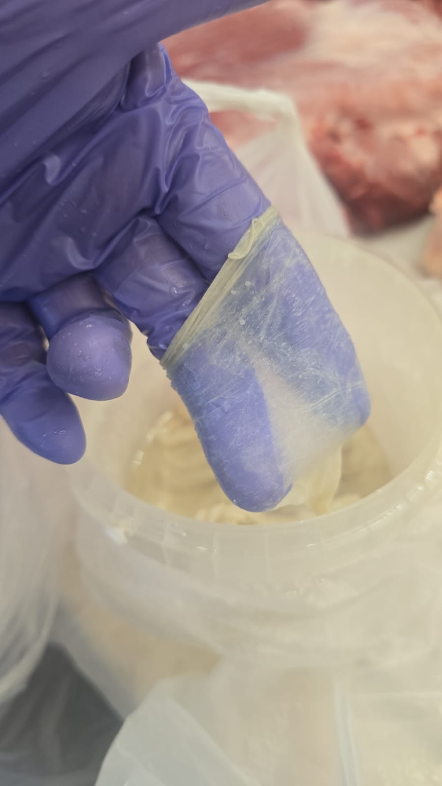 Кишки свинина (чищеные,в рассоле). Цена указана за 1 метр