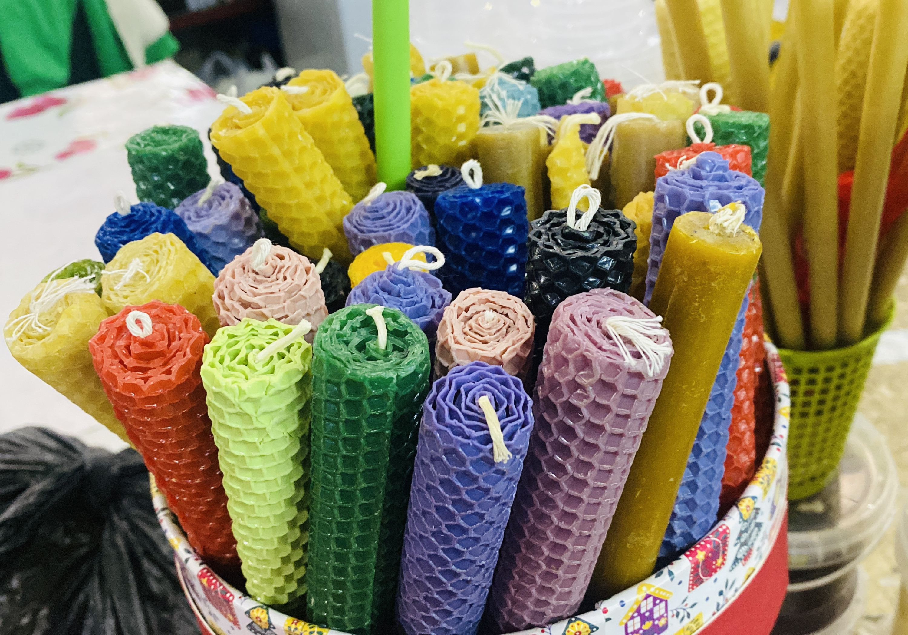 Свеча с Вощиной в ассортименте (цветные, натуральный оттенок)