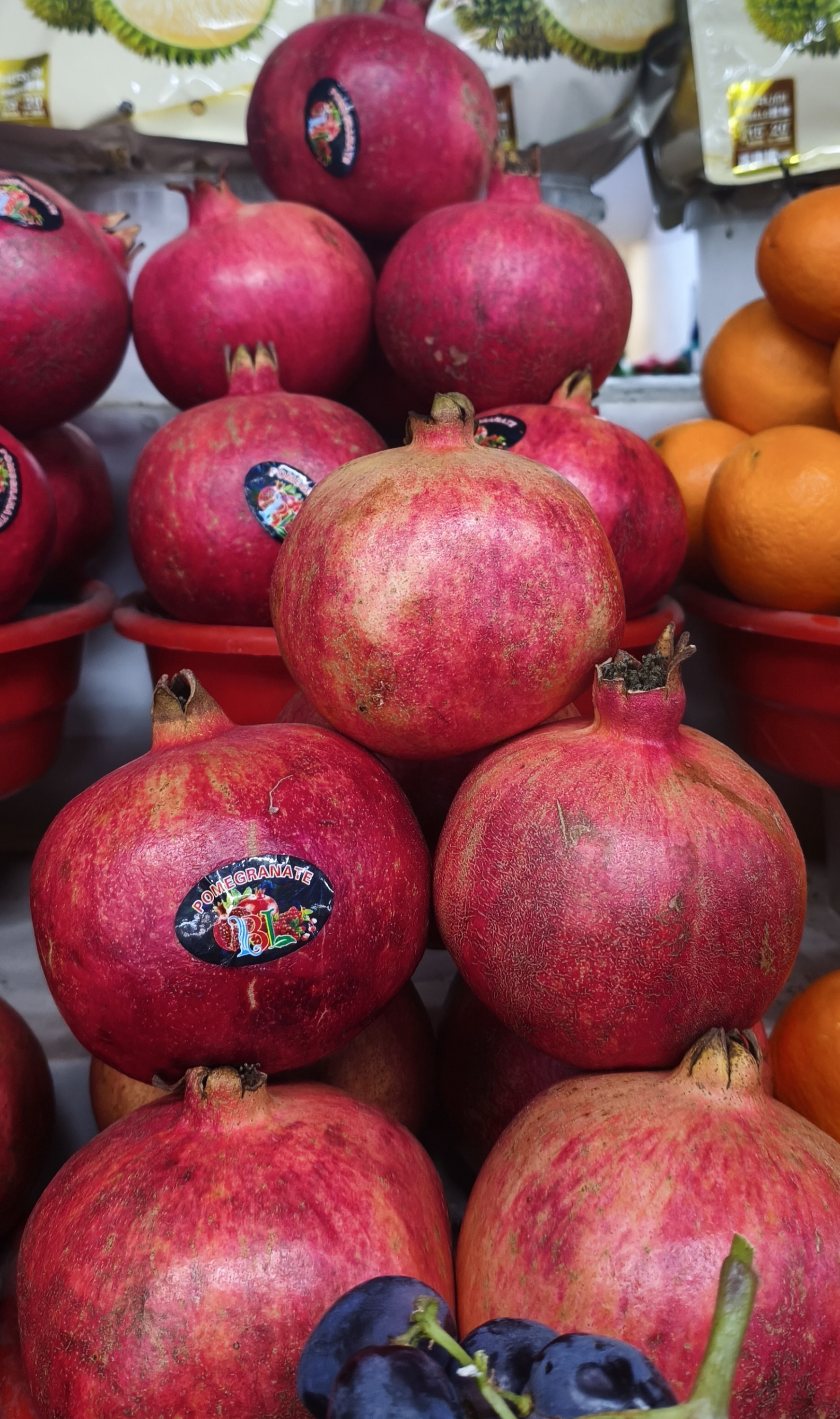 Гранаты. Цена указана за 1кг