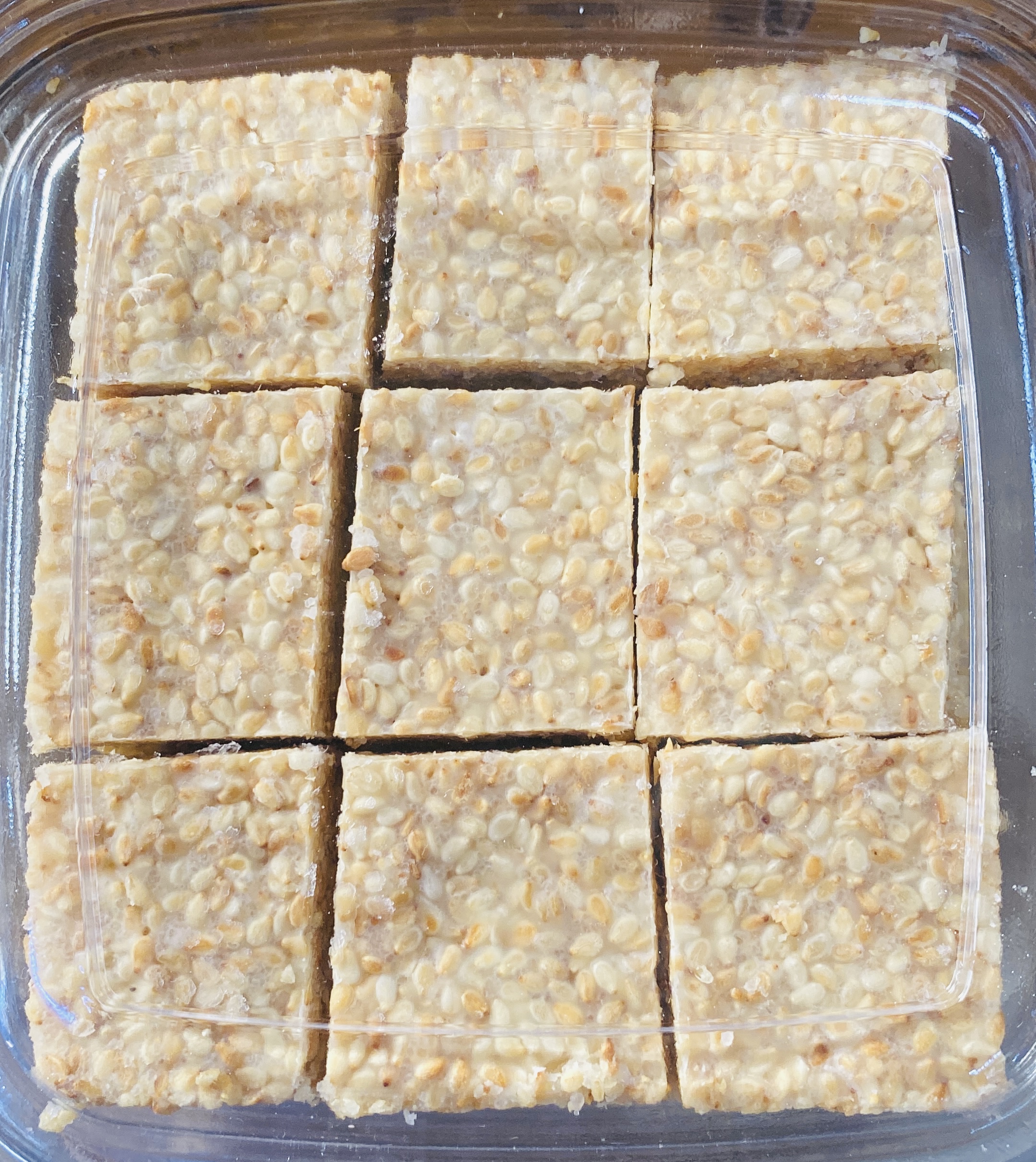 «Балкаймак»Сладость из верблюжей молока с кунжутом