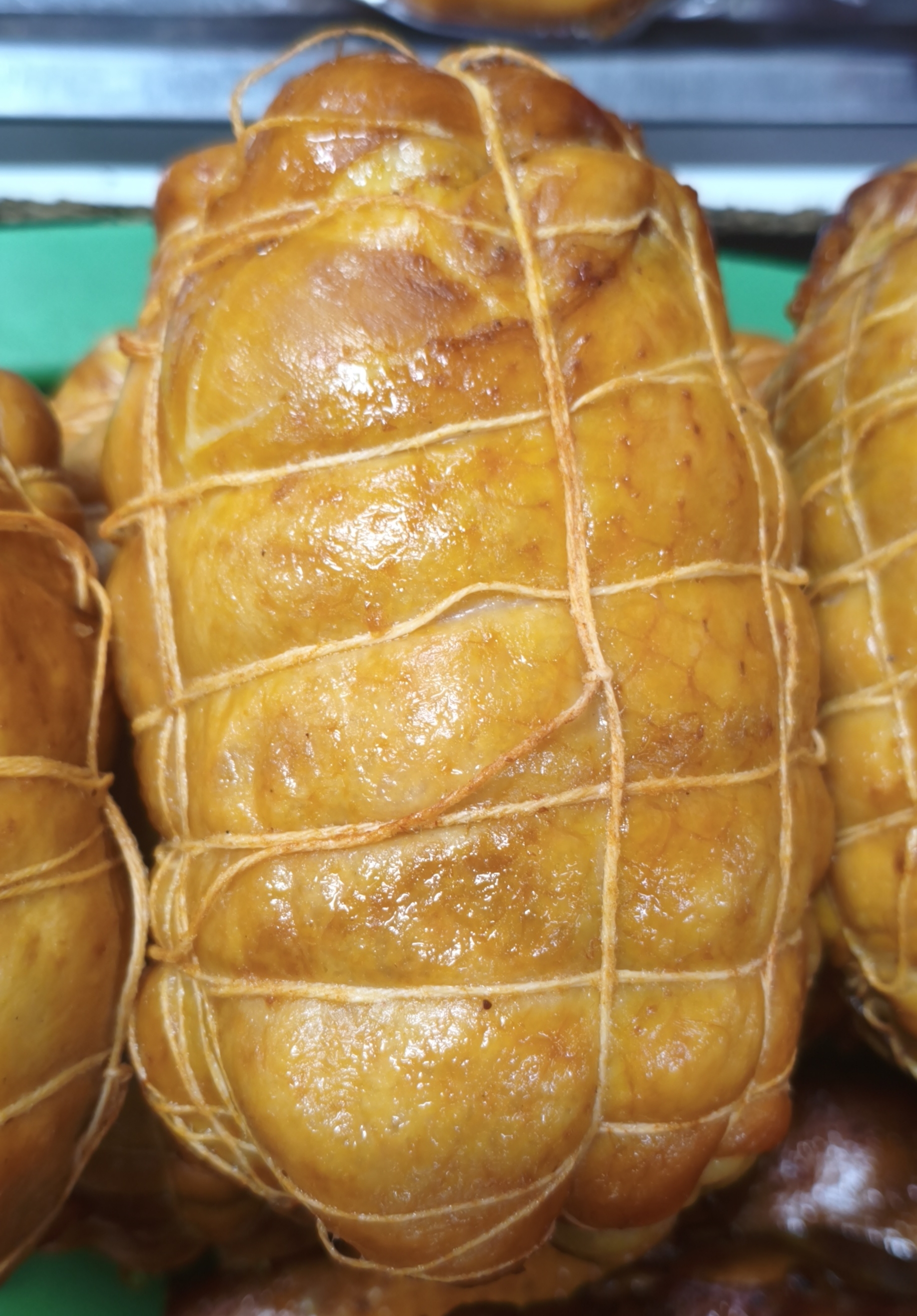 Рулет куриный копчёный. Вес