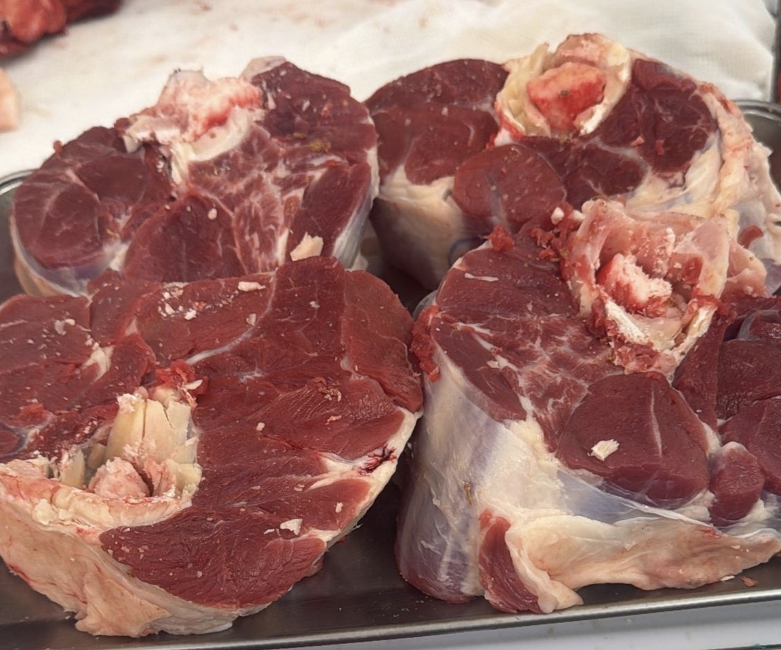 Говядина Оссобуко.(поперечный срез голяшки)не распил, рубленные (есть мелкие косточки). 1кг