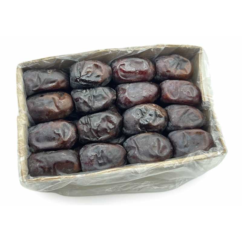 Финики в коробке