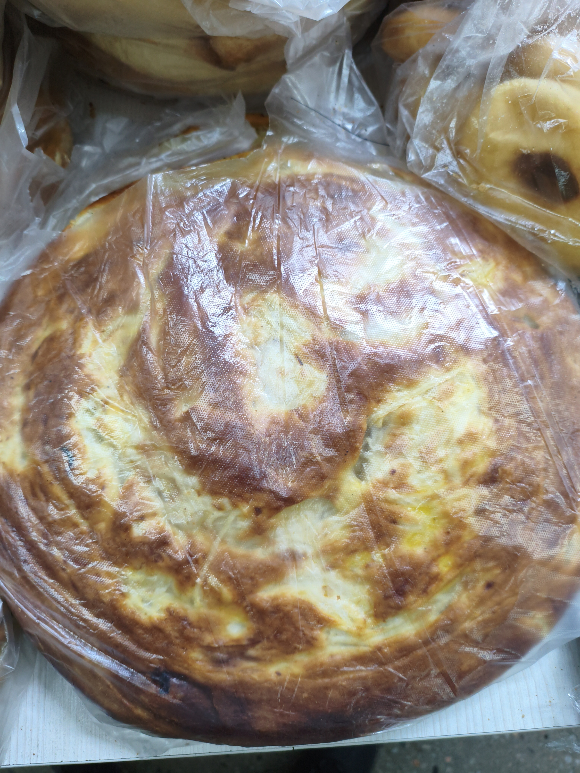 Лепешка с луком (большая)