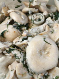 Салат грузди маринованные по корейски. 250гр