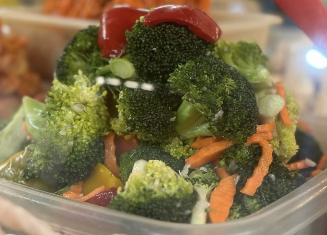 Салат с цветной капустой, брокколи,перец по корейски. 250гр