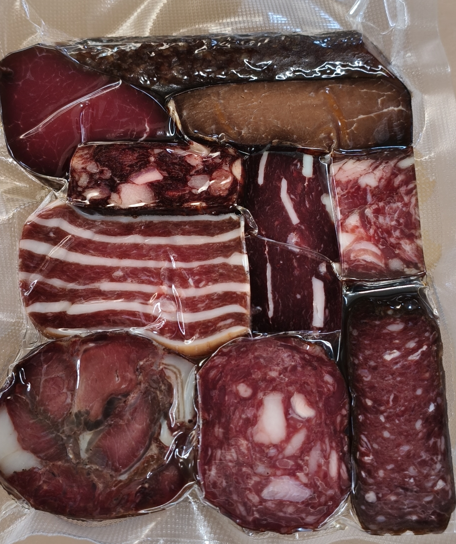 Сыровяленое мясо микс (конина , оленина). Уп.~500гр.