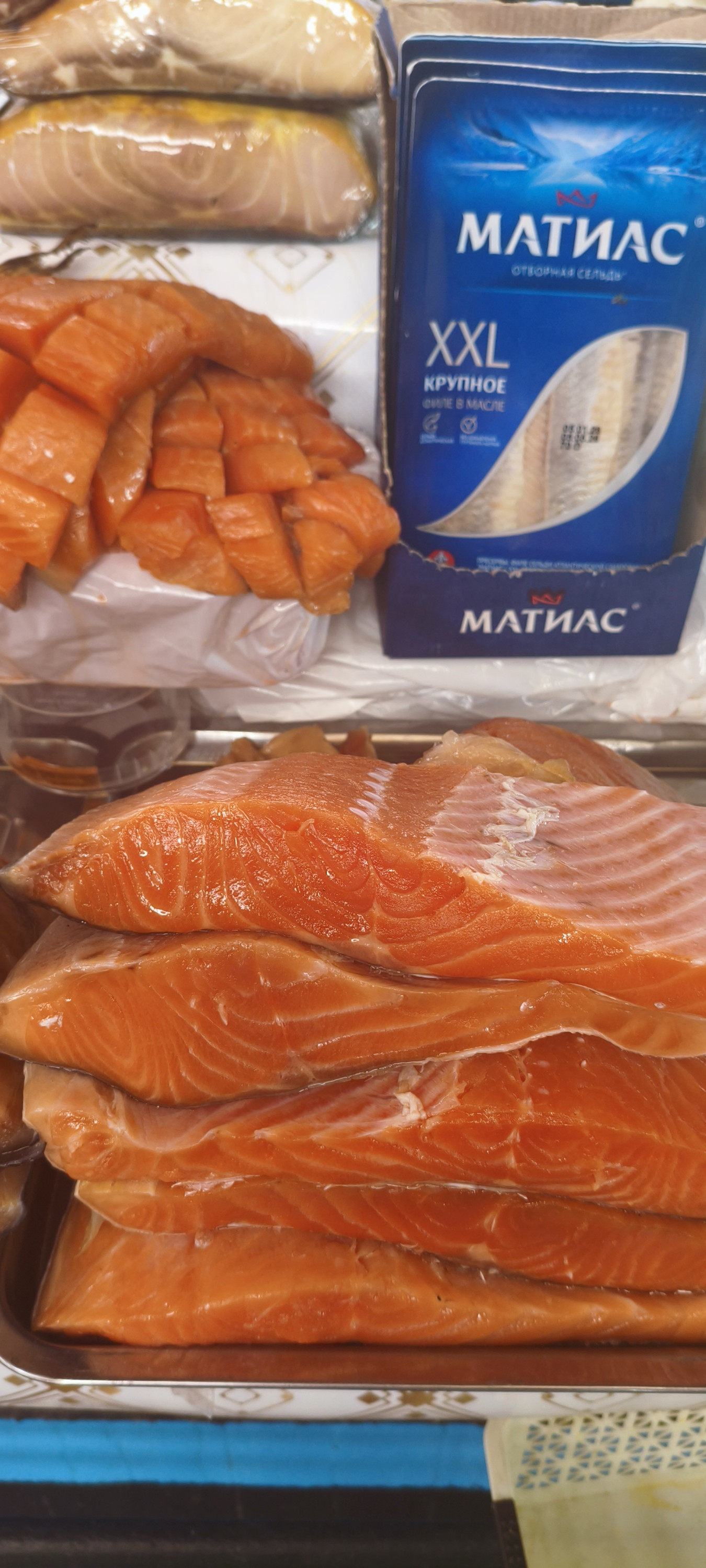 Семга холодного копчения. Цена указана за 100гр